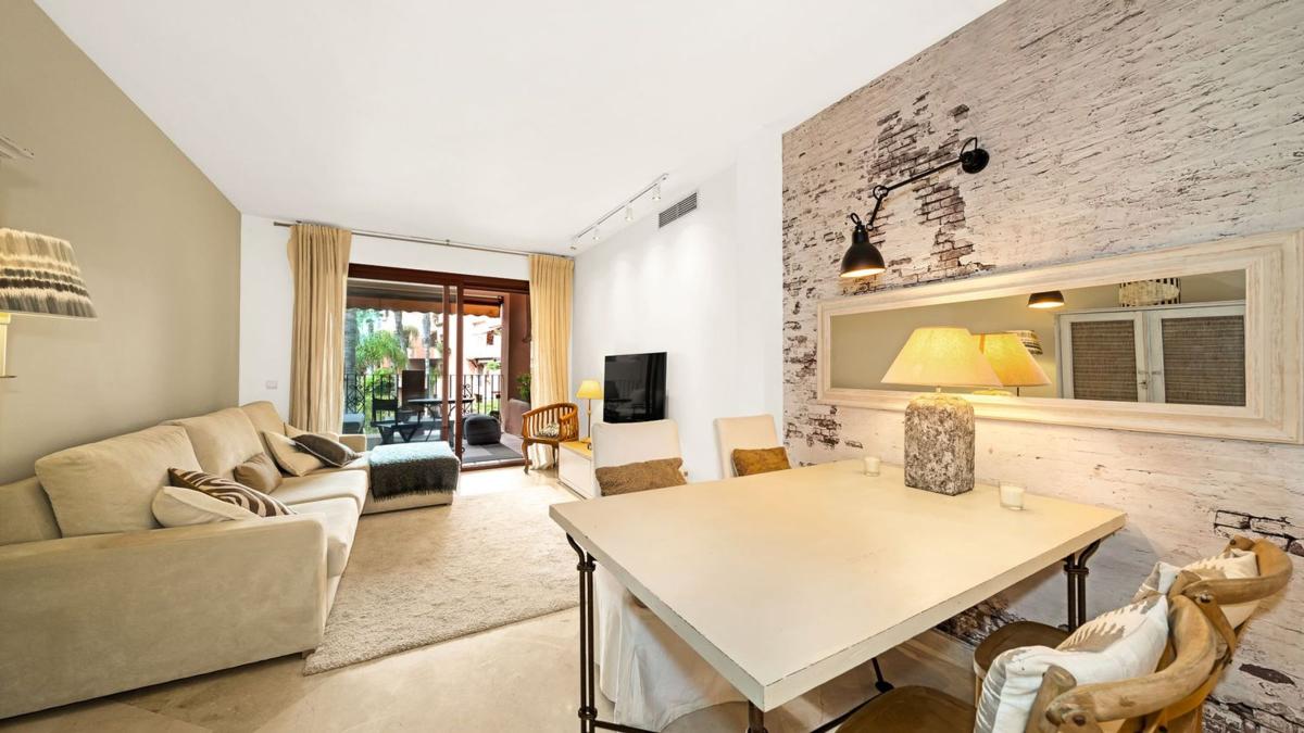 Venta de piso en Piso en Urbanizacion Alicate Playa, Las Chapas-Alicate Playa, Marbella, Marbella
photo 4