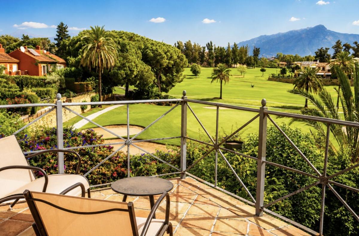 Venta de chalet adosado en  Chalet adosado en Calle 18, Guadalmina Alta, Marbella , Marbella photo 2