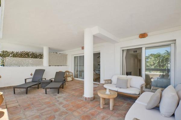 Venta de piso en Piso en Avenida Valle del Golf, Aloha, Marbella, Marbella
 photo 4