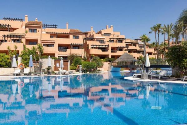 Venta de piso en Piso en Urbanizacion Mar Azul, 2 r, Kempinski, Estepona, Estepona
photo 1