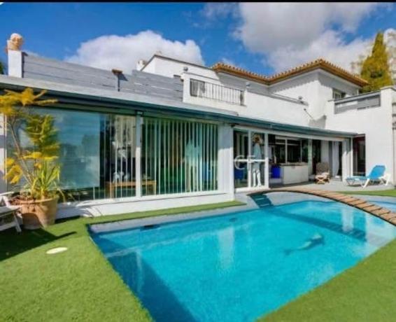 Casa o chalet independiente en Avenida del Arte s/n, Estepona Golf, Estepona photo 1