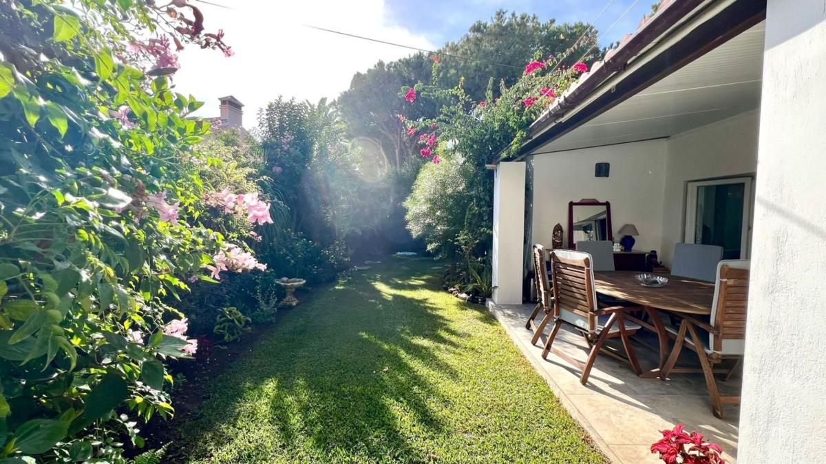 Venta de chalet independiente en Casa o chalet en Plaza de la Victoria, Casco Antiguo, Marbella, Marbella
photo 2