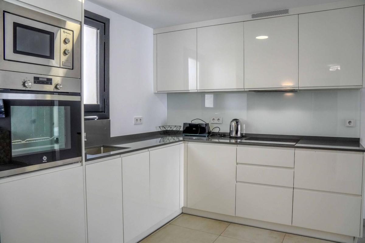 Venta de piso en Piso en Avenida Playas del Duque, Puerto Banús, Marbella, Marbella
photo 3