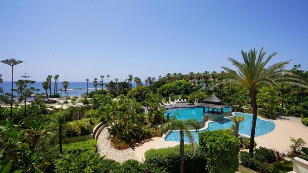 Venta de piso en Piso en Avenida Playas del Duque, Puerto Banús, Marbella, Marbella
photo 1