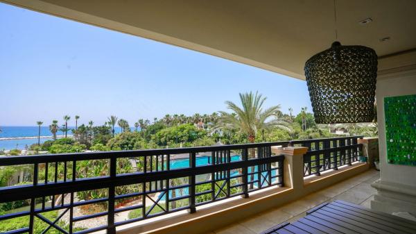 Venta de piso en Piso en Avenida Playas del Duque, Puerto Banús, Marbella, Marbella
thumbnail 2