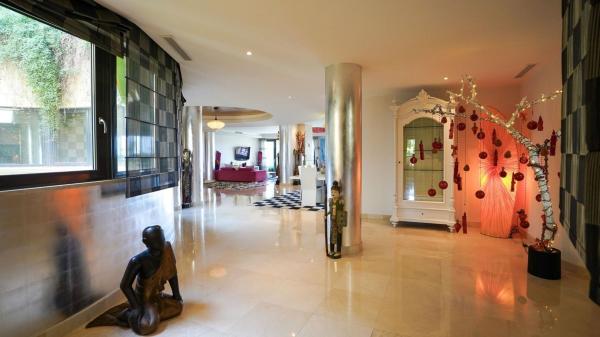 Venta de piso en Piso en Avenida Playas del Duque, Puerto Banús, Marbella, Marbella
thumbnail 3