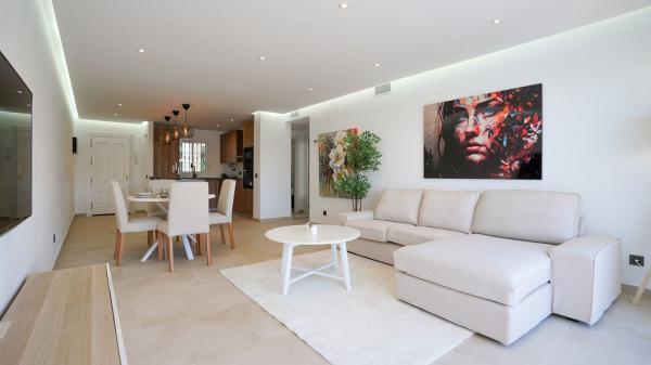 Sale of flat in Piso en Lugar Urbanizacion el Herrojo, La Quinta, Benahavís, Benahavís
photo 1