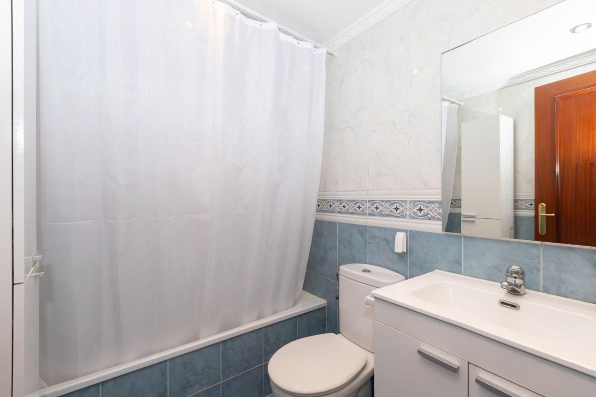Venta de piso en Piso en Conjunto Residencial Sierra Estepona, Sierra de Estepona-Avda de Andalucia, Estepona, Estepona
 photo 5