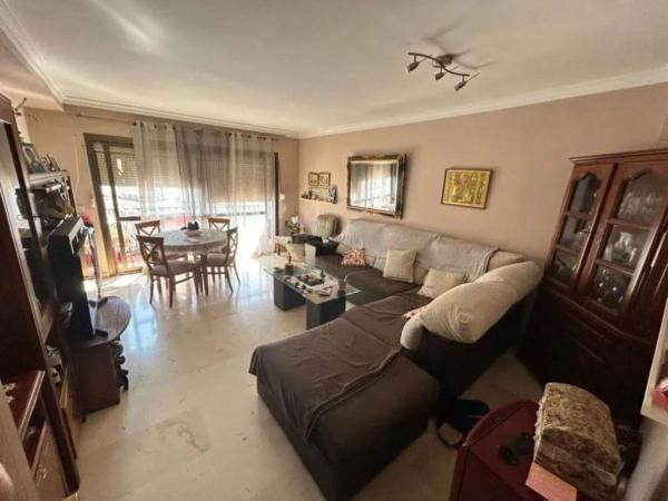 Venta de piso en Piso en Avenida Mar y Sierra, Sierra de Estepona-Avda de Andalucia, Estepona, Estepona
photo 1