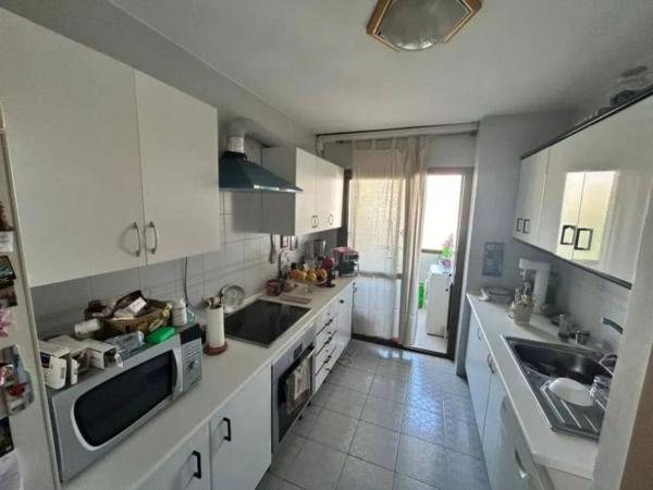 Venta de piso en Piso en Avenida Mar y Sierra, Sierra de Estepona-Avda de Andalucia, Estepona, Estepona
thumbnail 2
