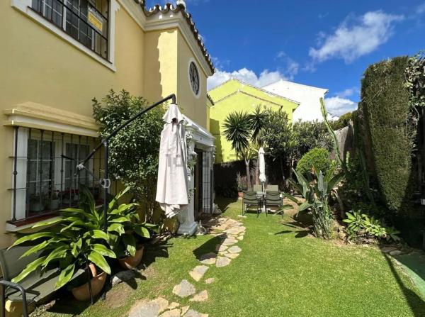 Casa o chalet independiente en Urbanización Lomas del Pozuelo, Rio Real, Marbella photo 2