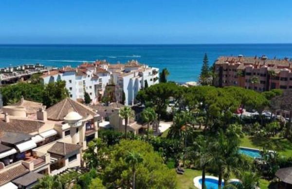 Venta de piso en Piso en las Golondrinas, Puerto Banús, Marbella, Marbella
photo 1
