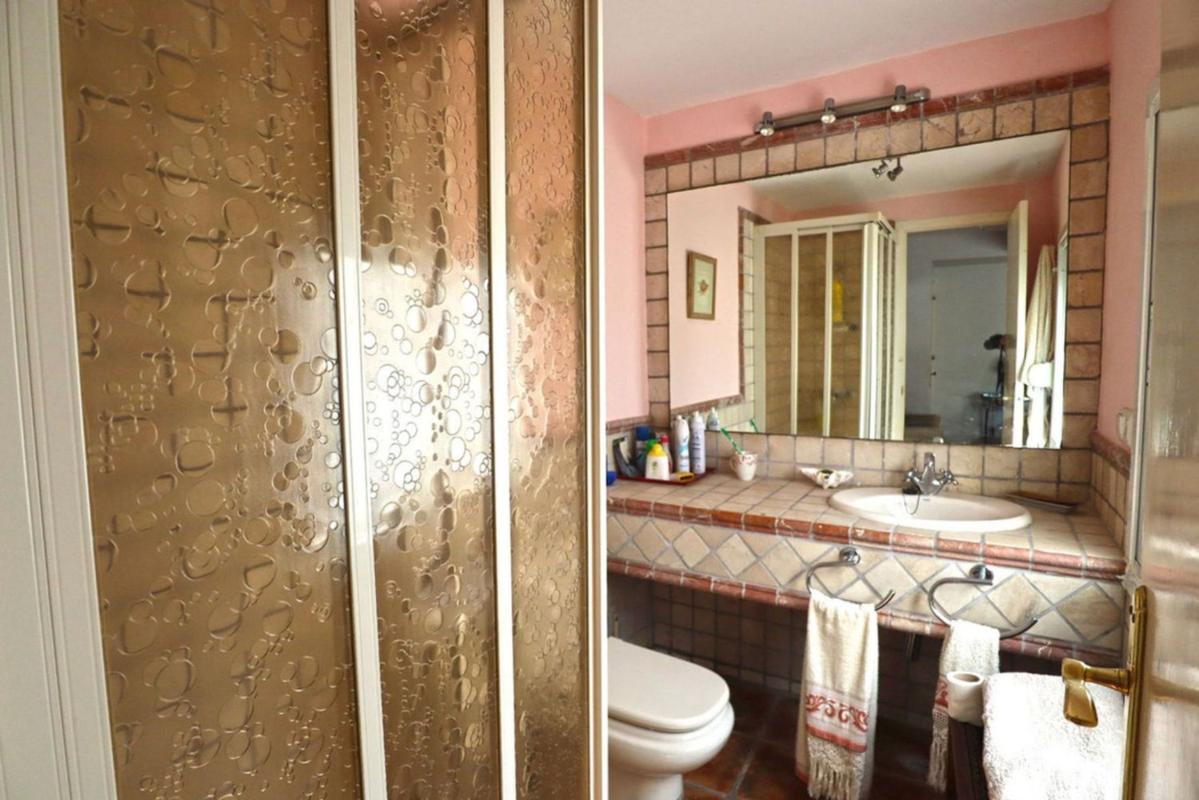 Sale of apartment in Piso en Centro, Estepona, Estepona
photo 5