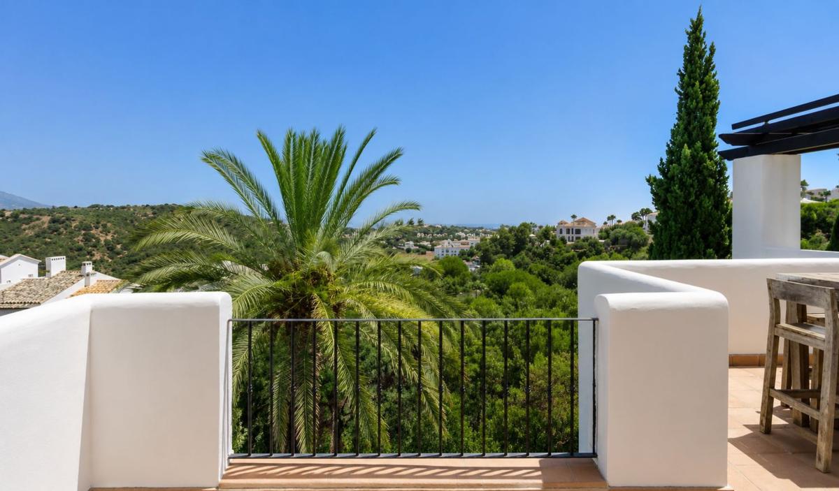 Sale of apartment in Piso en Avenida Tomás Pascual, La Quinta, Benahavís, Benahavís
photo 3