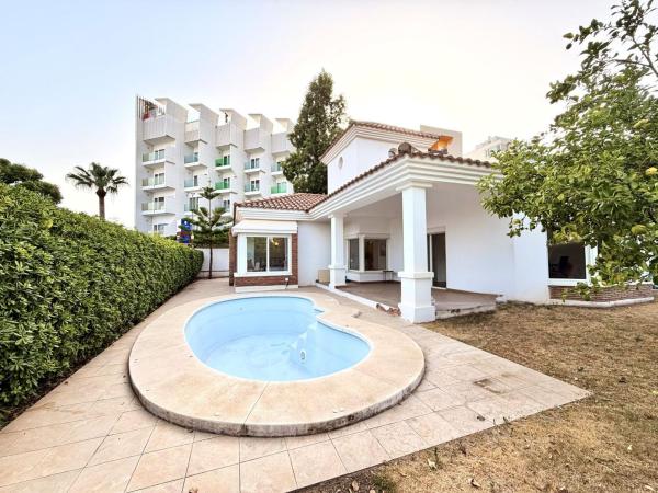 Casa o chalet independiente en Avenida del Higuerón, El Higuerón - Capellanía, Benalmádena photo 4