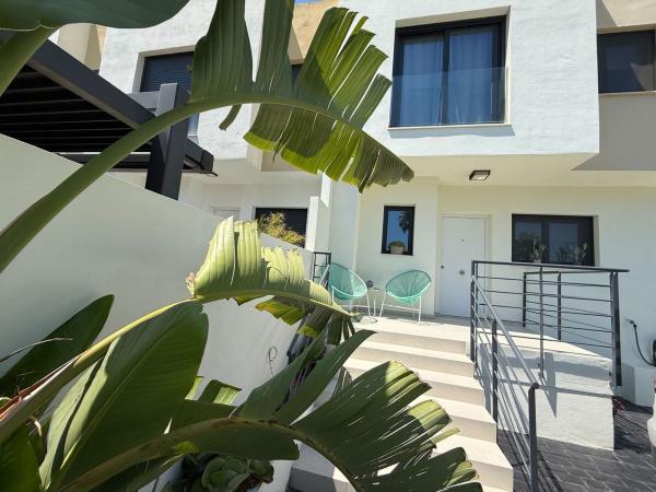 Chalet adosado en Pinos de Alhaurín, Alhaurín de la Torre photo 1