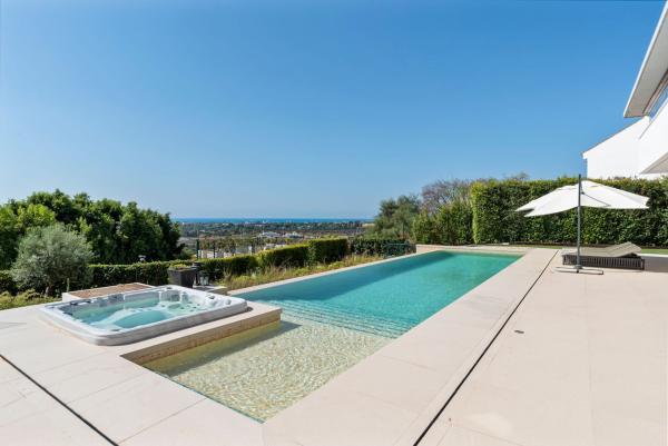 Casa o chalet independiente en Los Arqueros-Puerto del Almendro, Benahavís photo 1