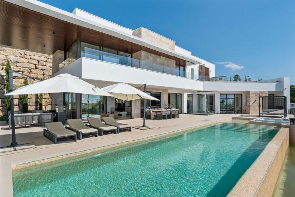 Casa o chalet independiente en Los Arqueros-Puerto del Almendro, Benahavís thumbnail 1