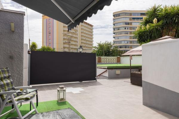 Частный шале на продаже в  Casa o chalet en Las Gaviotas, Fuengirola, Фуэнхирола photo 2