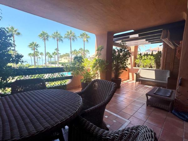 Venta de piso en Piso en Urbanizacion Mar Azul, 2 r, Kempinski, Estepona, Estepona
thumbnail 3