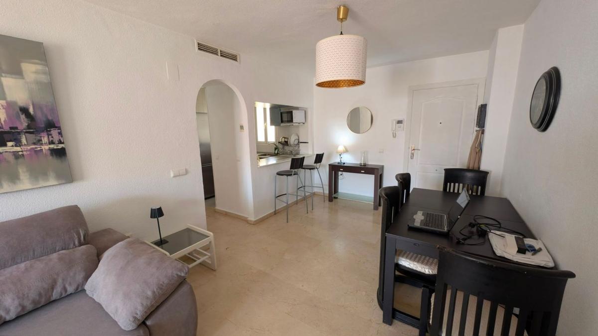 Venta de piso en Piso en Calle Ancla s/n, Zona Centro Comercial Torrequebrada, Benalmádena, Benalmádena
photo 2
