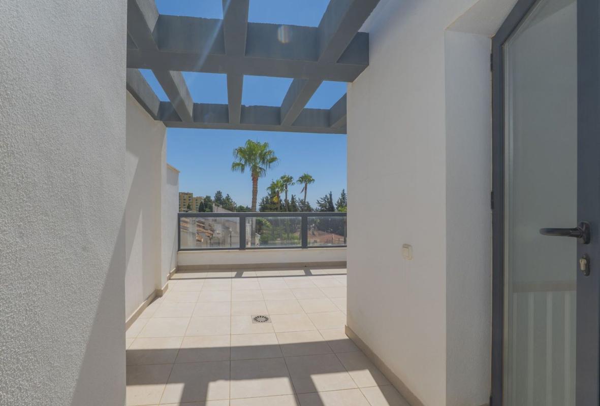 Venta de chalet adosado en  Chalet adosado en Calle Lucena, La Leala - El Saltillo, Torremolinos , Torremolinos photo 3