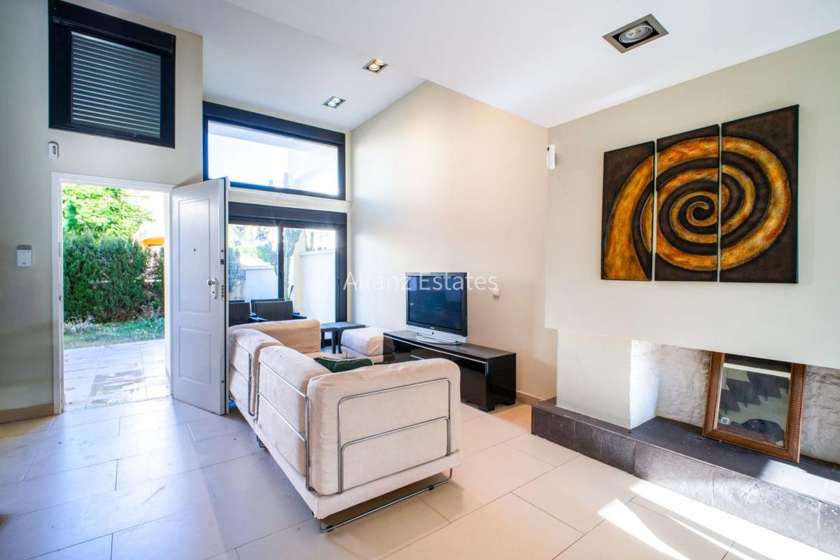 Venta de chalet adosado en Chalet adosado en Bahia De Estepona, Guadalobón, Estepona , Estepona photo 3