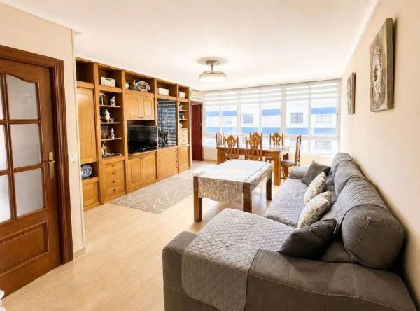 Sale of flat in Piso en Pasaje Victoria, Puerto de Estepona, Estepona, Estepona
thumbnail 2