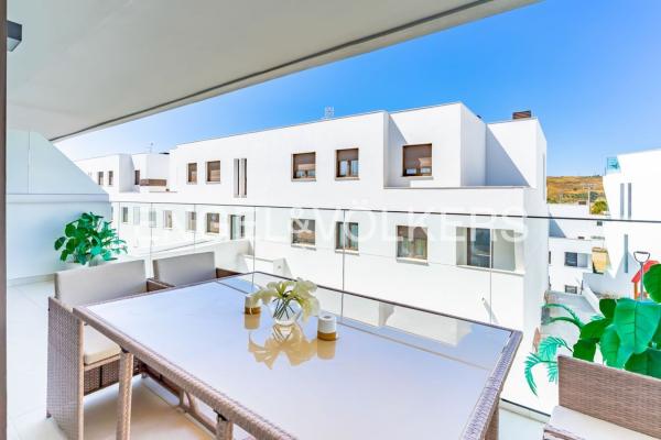 Sale of flat in Piso en Calle del Dique, Zona Calvario, Estepona, Estepona
photo 1