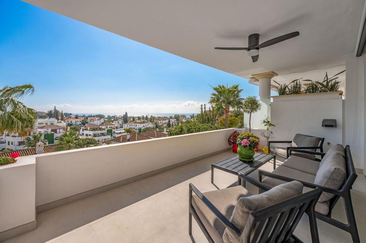 Duplex sale in Dúplex en Urbanización Monte Paraíso, 8, Lomas de Marbella Club, Marbella, Marbella photo 4