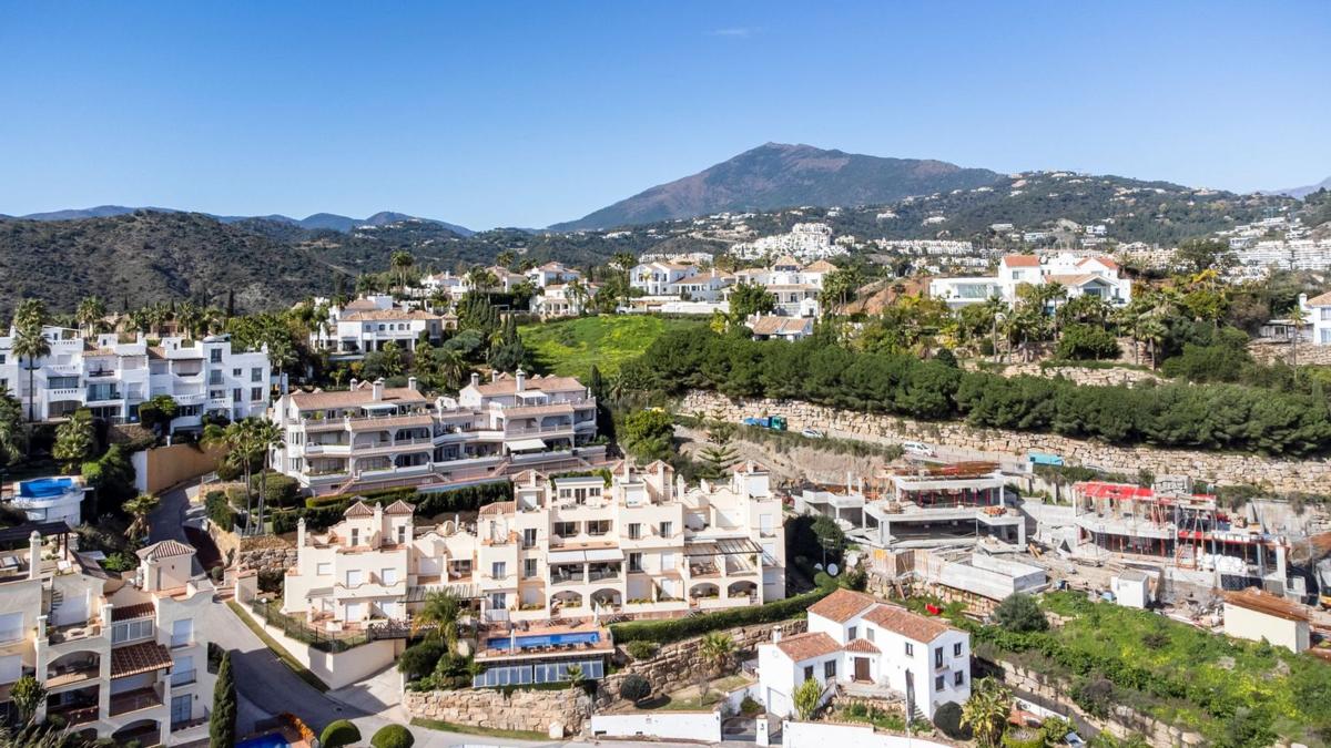 Venta de ático en Ático en Puerto Del Almendro s/n, Los Arqueros-Puerto del Almendro, Benahavís, Benahavís photo 2