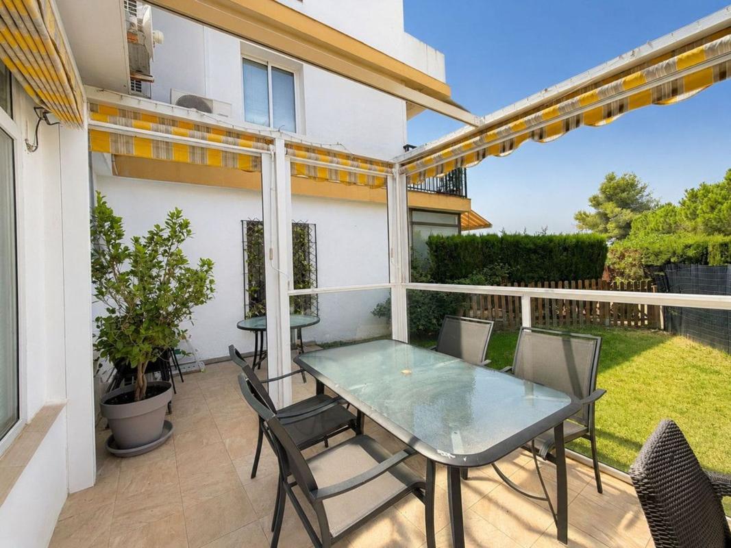 Продажа квартиры на Piso en Calaburra - Chaparral, Mijas, Михас
photo 1