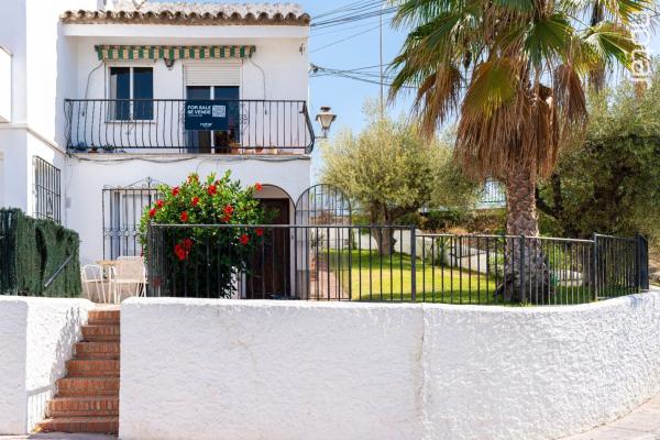 Chalet adosado en Urbanizacion Noria, Avda Pescia - Ctra de Frigiliana, Nerja photo 1