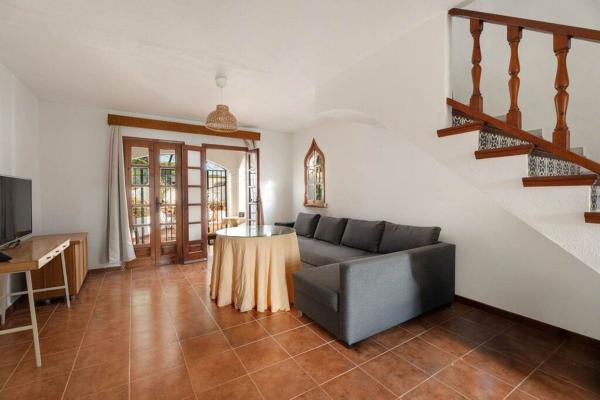 Chalet adosado en Calle Joaquín Rodrigo, Hacienda Elviria, Marbella thumbnail 3