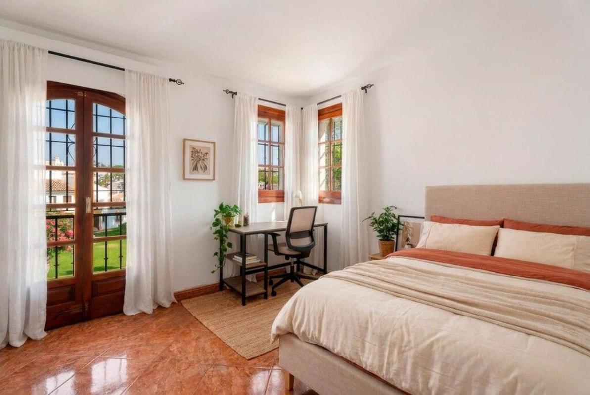 Продажа таунхауса в Chalet adosado en Calle Joaquín Rodrigo, Hacienda Elviria, Marbella , Марбелла photo 5
