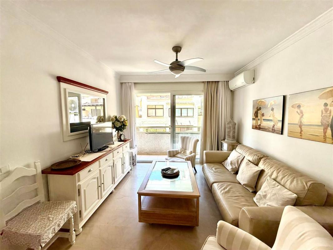 Sale of apartment in Piso en Avenida Miguel Cano, 1, Playa Bajadilla-Puertos, Marbella, Marbella
photo 2