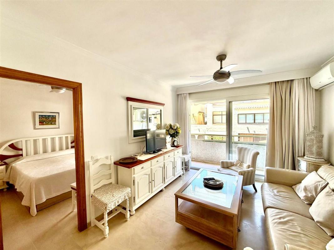 Sale of apartment in Piso en Avenida Miguel Cano, 1, Playa Bajadilla-Puertos, Marbella, Marbella
photo 4