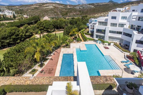 Duplex for sale on Dúplex en Los Flamingos, Benahavís, Benahavís photo 1