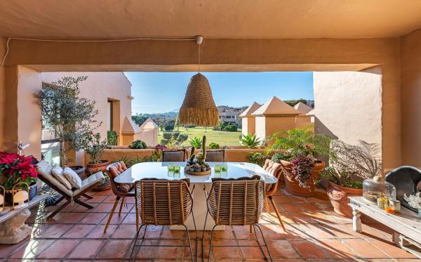 Аттик на продажу в  Ático en Colonia Cortes, 22, Nueva Atalaya, Estepona, Эстепона photo 1