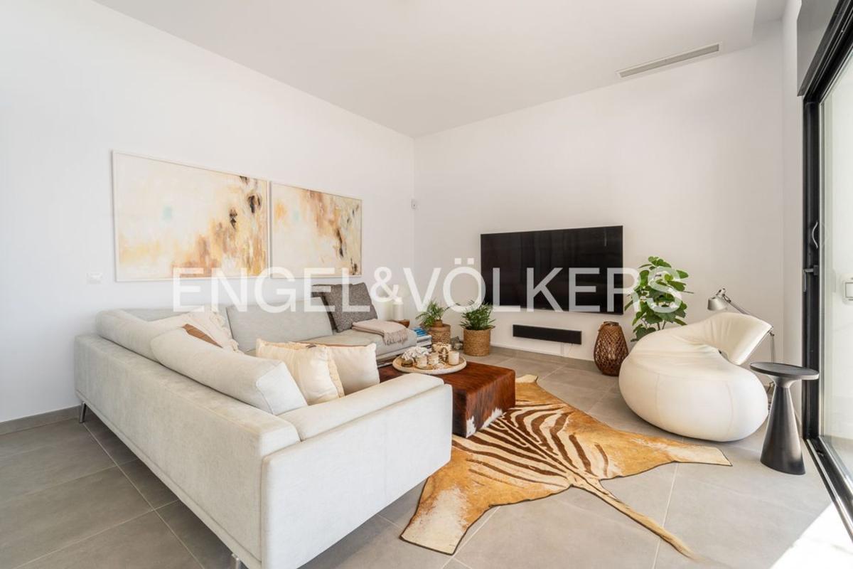 Недвижимость на продажу и в аренду в Испании photo 5