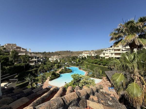 Duplex for sale on Dúplex en Urbanización Capanes Norte, 2, Los Arqueros-Puerto del Almendro, Benahavís, Benahavís thumbnail 3