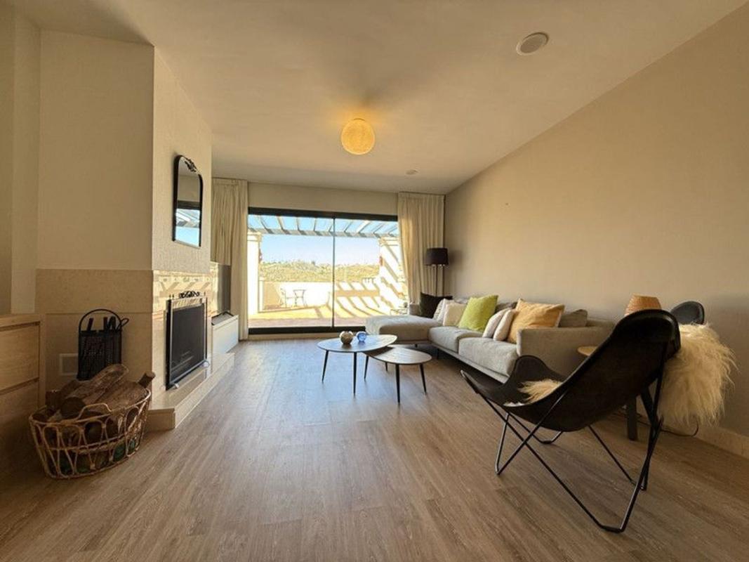 Venta de duplex en Dúplex en Urbanización Capanes Norte, 2, Los Arqueros-Puerto del Almendro, Benahavís, Benahavís photo 4