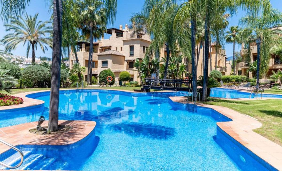 Sprzedaż duplexu w Dúplex en Calle Tolox, 2, Paraiso-Barronal, Estepona, Estepona photo 4