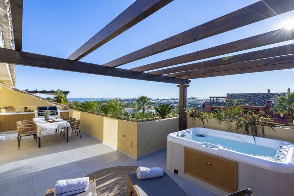 Venta de duplex en Dúplex en Urbanización Riviera Beach, 1 Pm, Cancelada, Estepona, Estepona photo 2