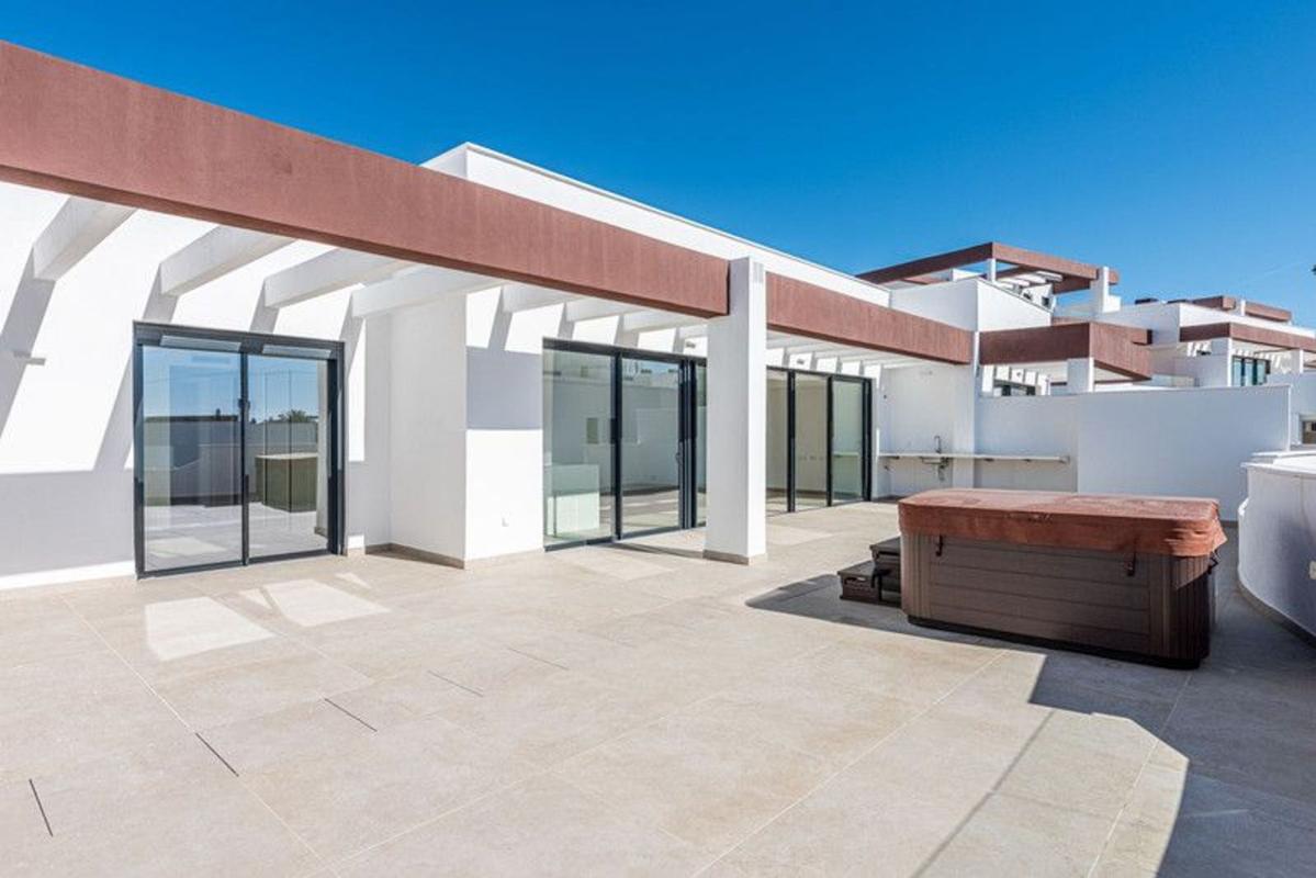 Продажа пентхауса на Ático en Calle Lago de Sanabria, 5, Bel-Air, Estepona, Эстепона photo 3