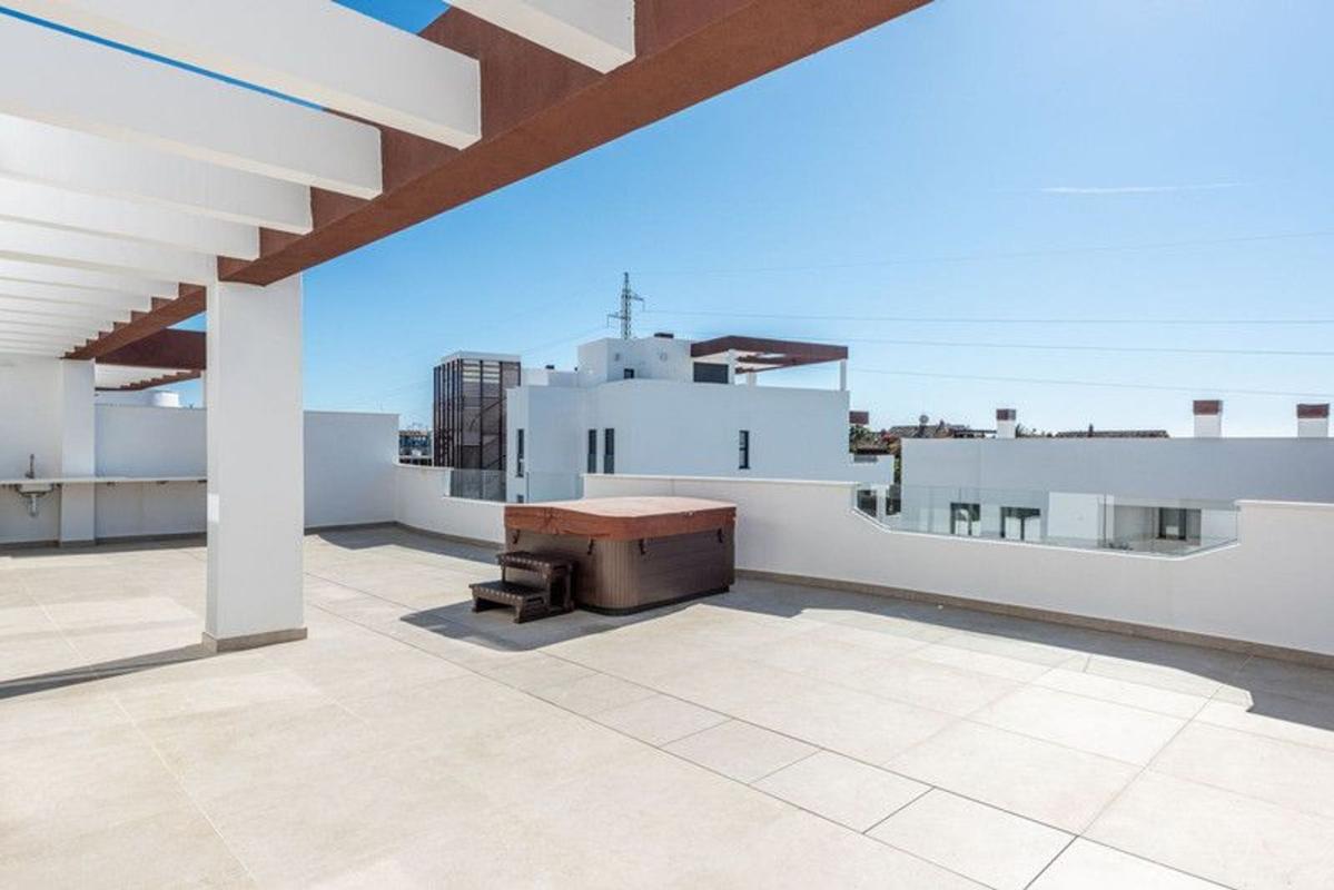 Продажа пентхауса на Ático en Calle Lago de Sanabria, 5, Bel-Air, Estepona, Эстепона photo 4