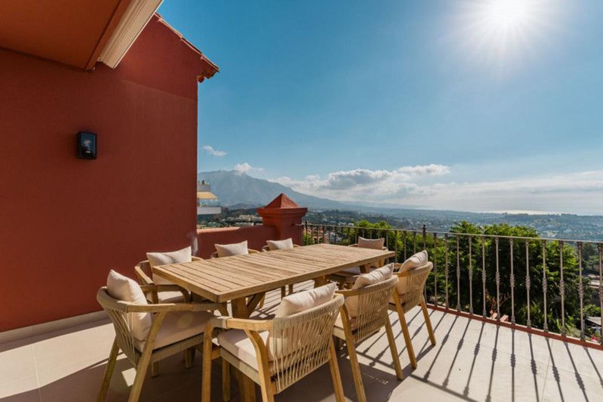 Venta de duplex en Dúplex en Urbanización Monte Halcones, 2, La Quinta, Benahavís, Benahavís photo 2