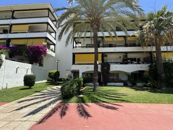 Sprzedaż mieszkania w Piso en La Carolina-Guadalpín, Marbella, Marbella
photo 1