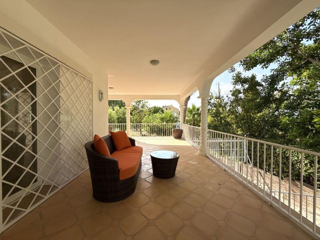 Продажа отдельного шале в Chalet pareado en Urbanizacion Telva, San Pedro Pueblo, Marbella, Марбелла photo 5