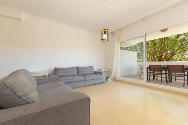 Venta de piso en Piso en Green Hills - Las Cumbres de Elviria, Marbella, Marbella
thumbnail 2